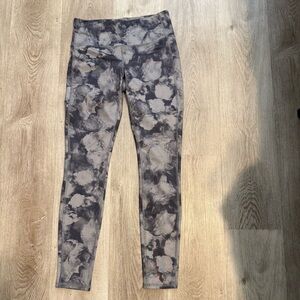 Athleta Gray and Black Tie Dye Patterned Leggings